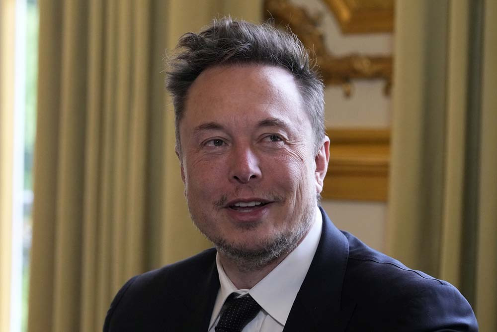 US regulators seek to compel Elon Musk to testify in their investigation of his Twitter acquisition